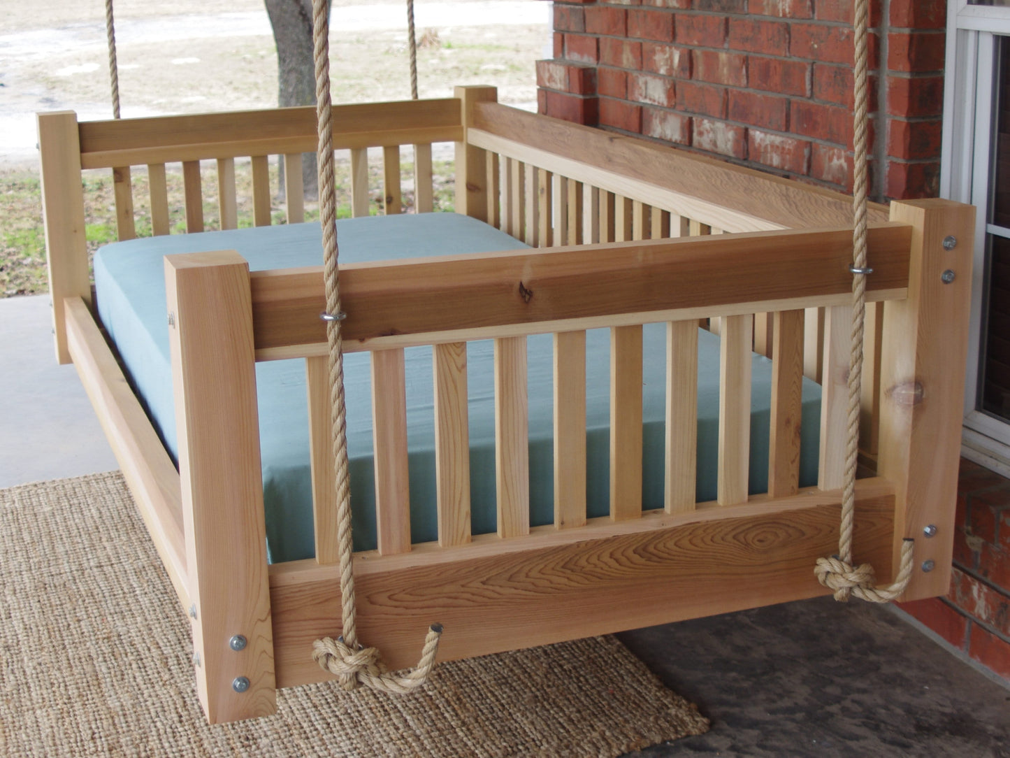 Traditional Daybed Swing