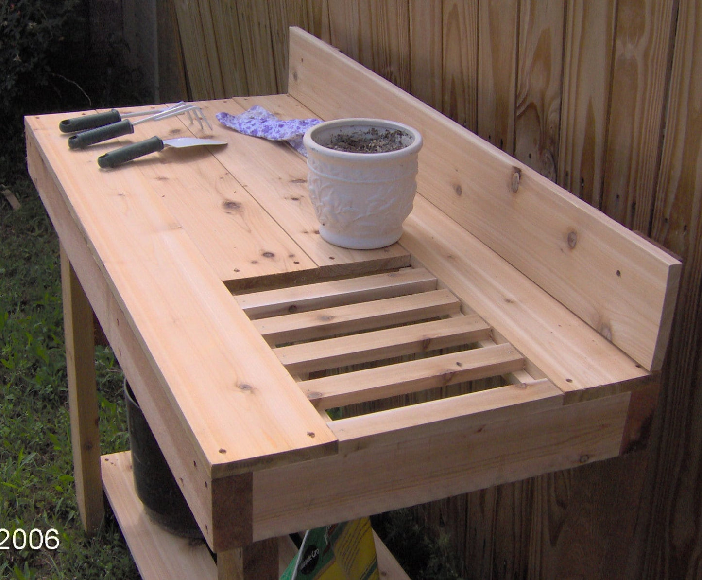 Deluxe Cedar Potting Bench