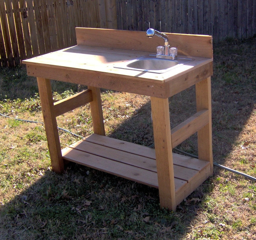 Threeman Products Cedar Potting Bench with Sink