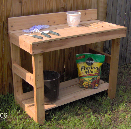 Threeman Products Cedar Deluxe Potting Bench with backsplash - front view