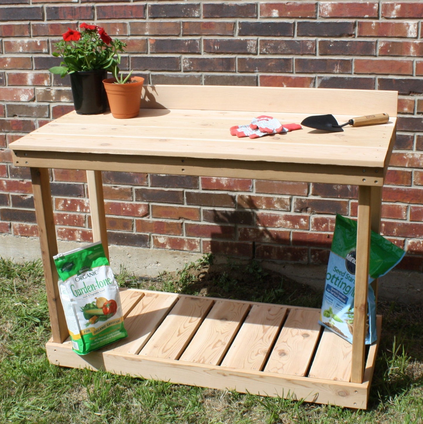 Threeman Products Cedar Traditional Cedar Potting Bench